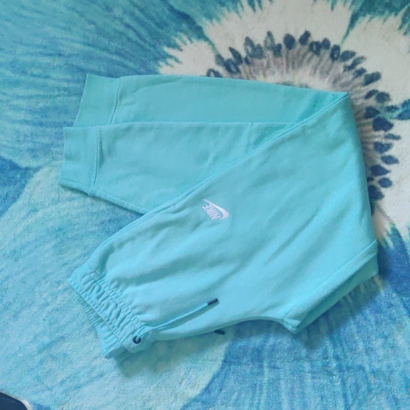 Nike sweatpants - Picture 3 of 3